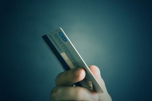 急用钱哪里贷款最靠谱？这5个平台实测避坑，额度高到账快！